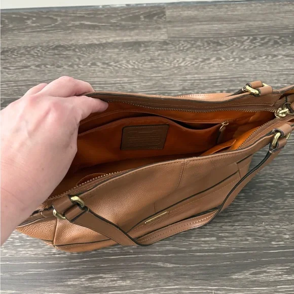 Coach Park Carrie Tote Shoulder Bag - Tan - Picture 5 of 8